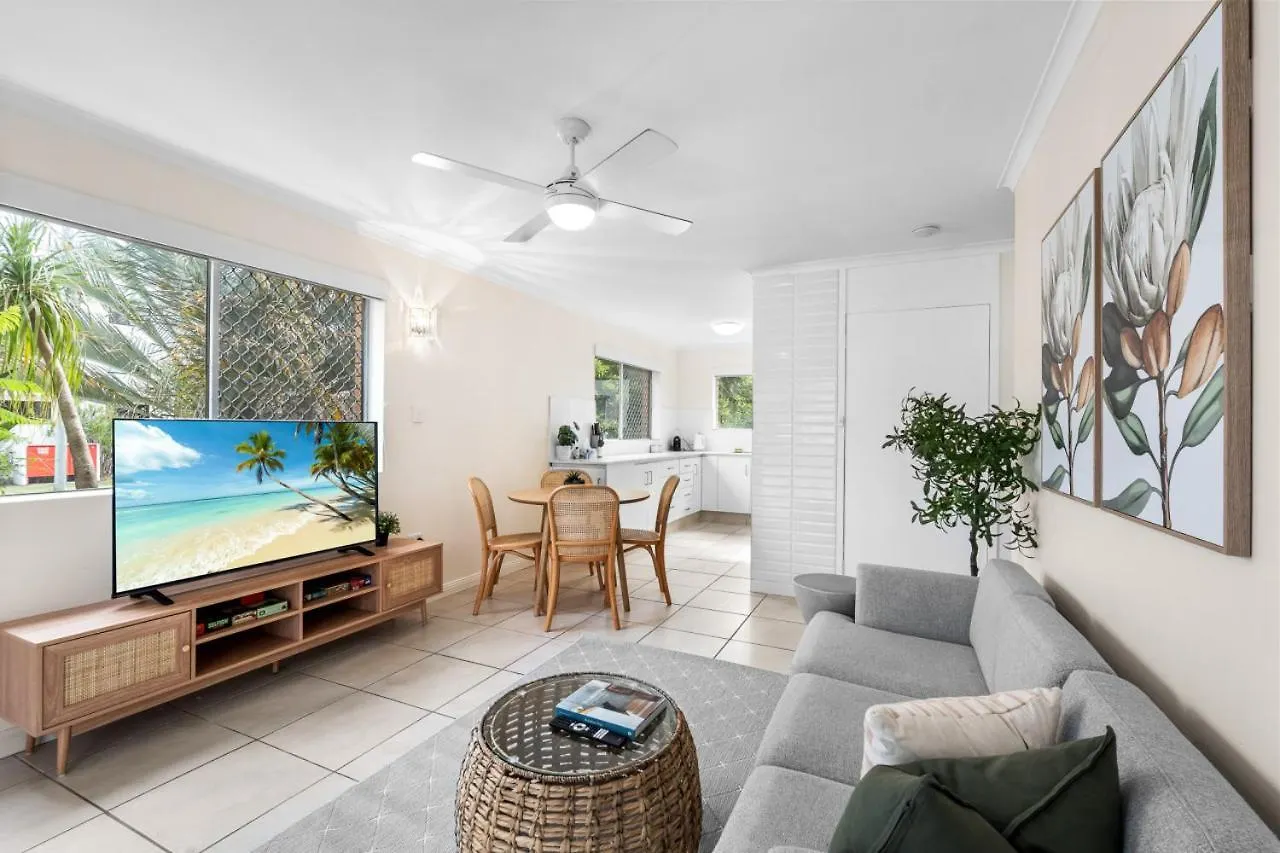 The Tropical - Pet Friendly 2Br Escape Near Beach & Tram With Parking Guldkusten 0*,